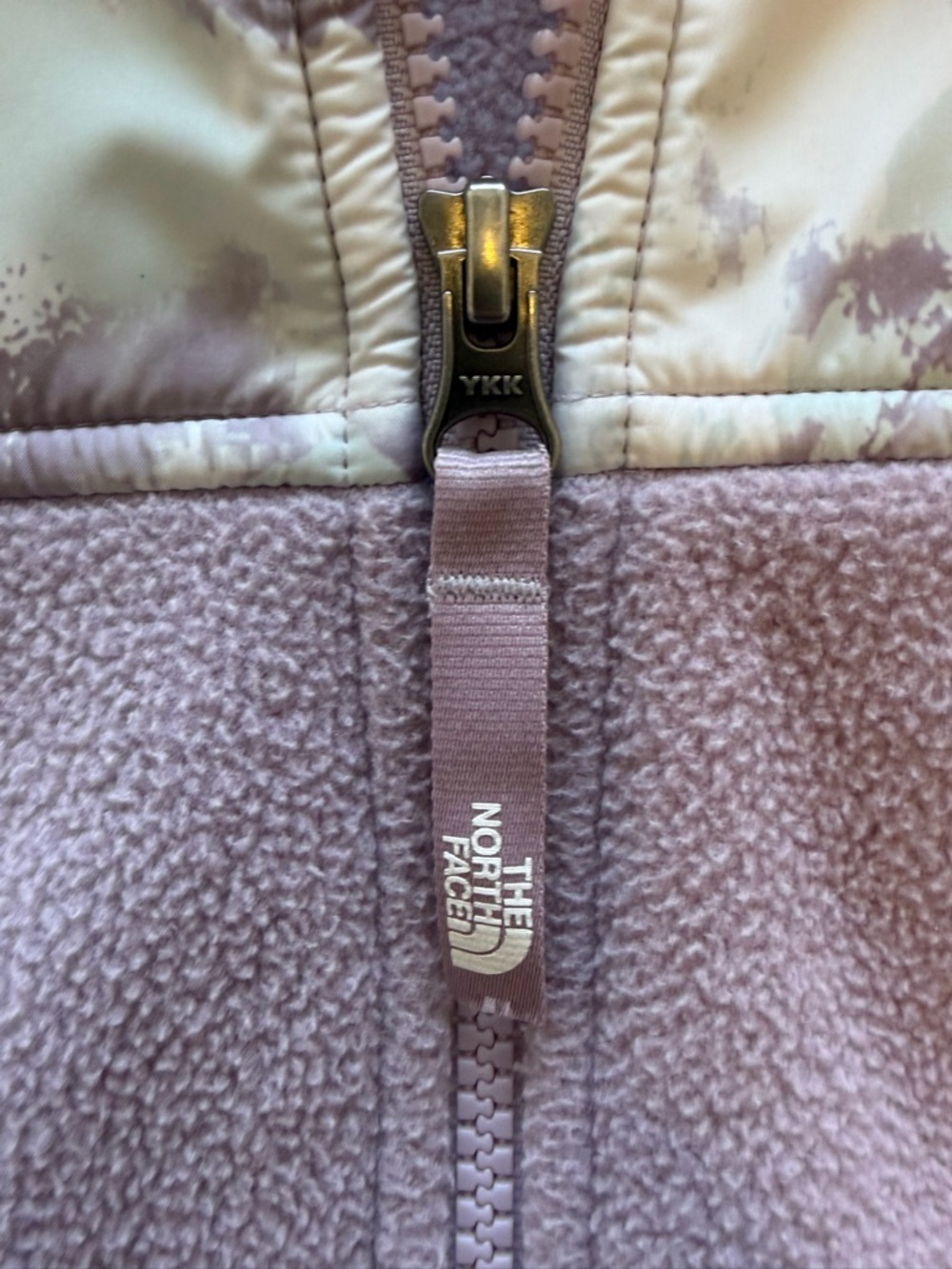 The North Face Kids Hooded Fleece Jacket - Lavender Purple with mountain theme - Picture 4 of 4